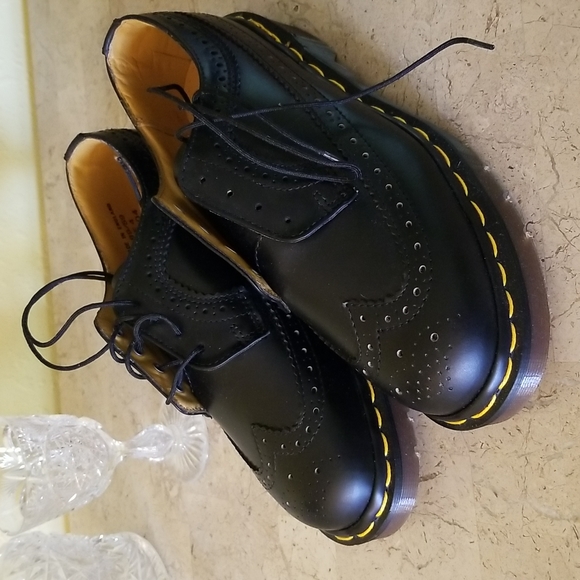 Dr. Martens Shoes - Dr. Martens 3989 Wingtip Brogues Black MADE IN ENGLAND